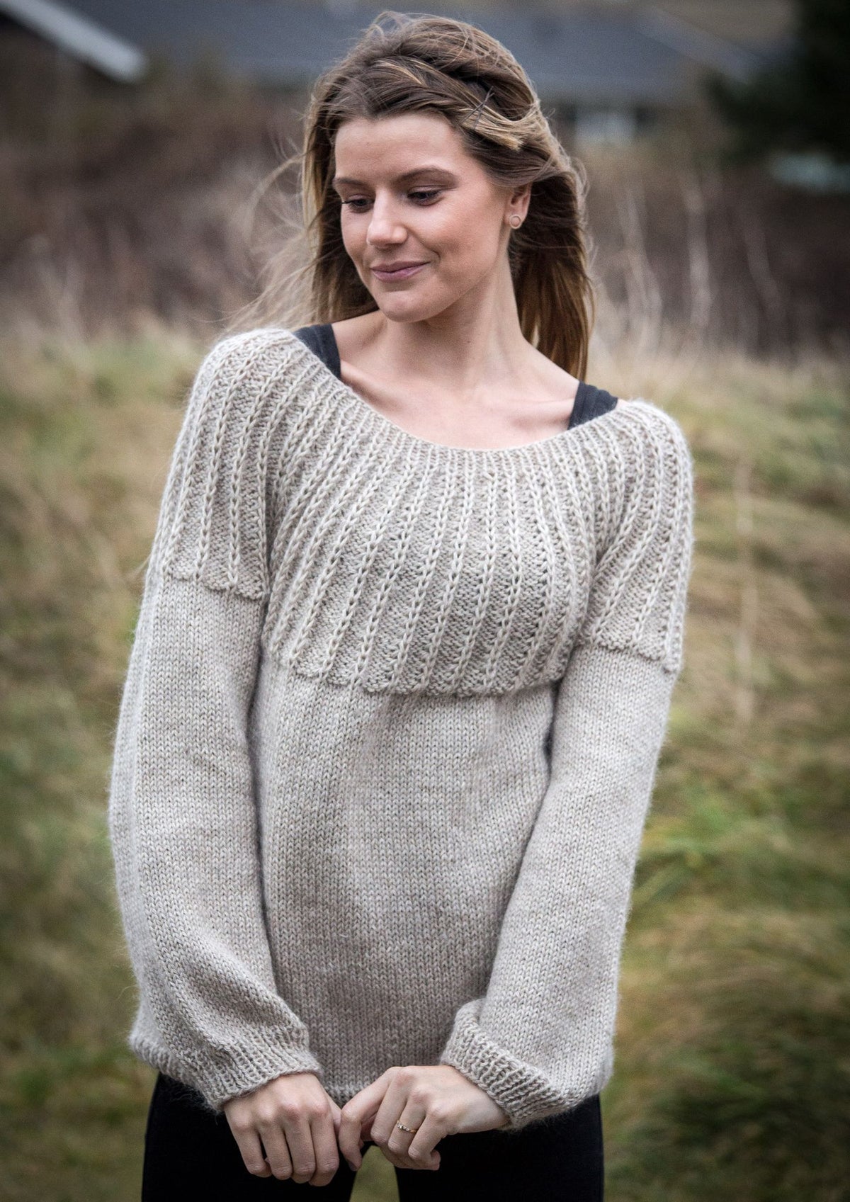 Damenpullover mit Muster im Yoke