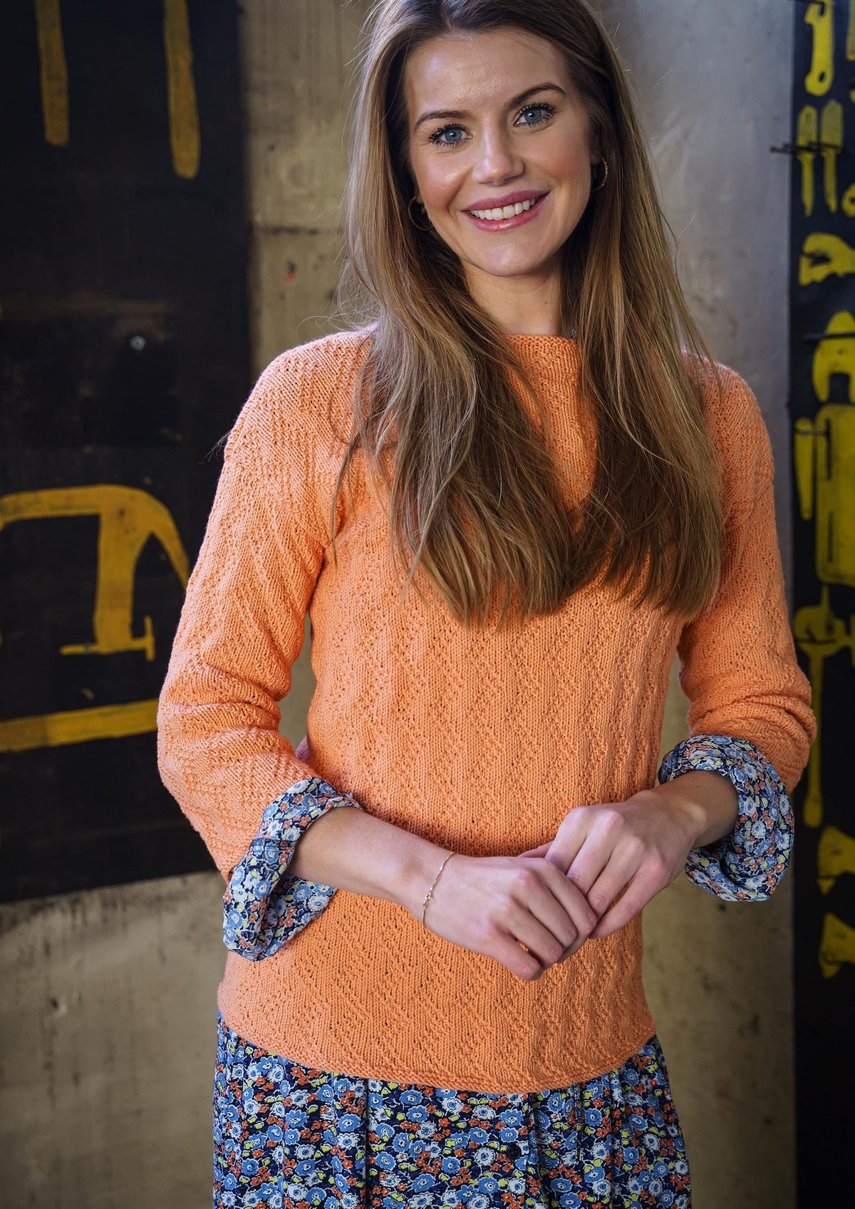 Frauenpullover mit Zick -Zack -Muster