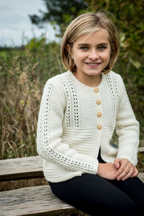 Mädchenjacke mit Lochmuster
