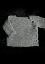 Pullover mit seitlicher Knopfleiste