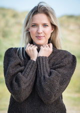 Frauenpullover mit Puffs