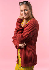 Strickjacke mit V-Ausschnitt und Tasten