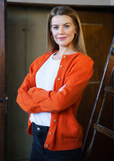 Strickjacke mit hohlen Reihen am Ärmel