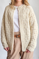 Strickjacke mit Zopfmuster