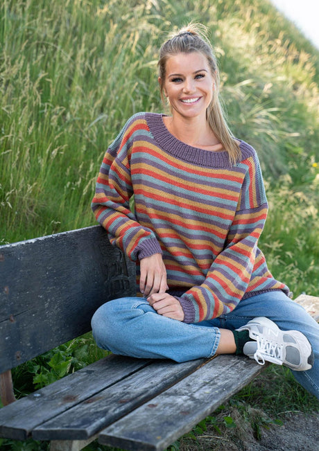 Vierfarbiger, gestreifter Pullover 
